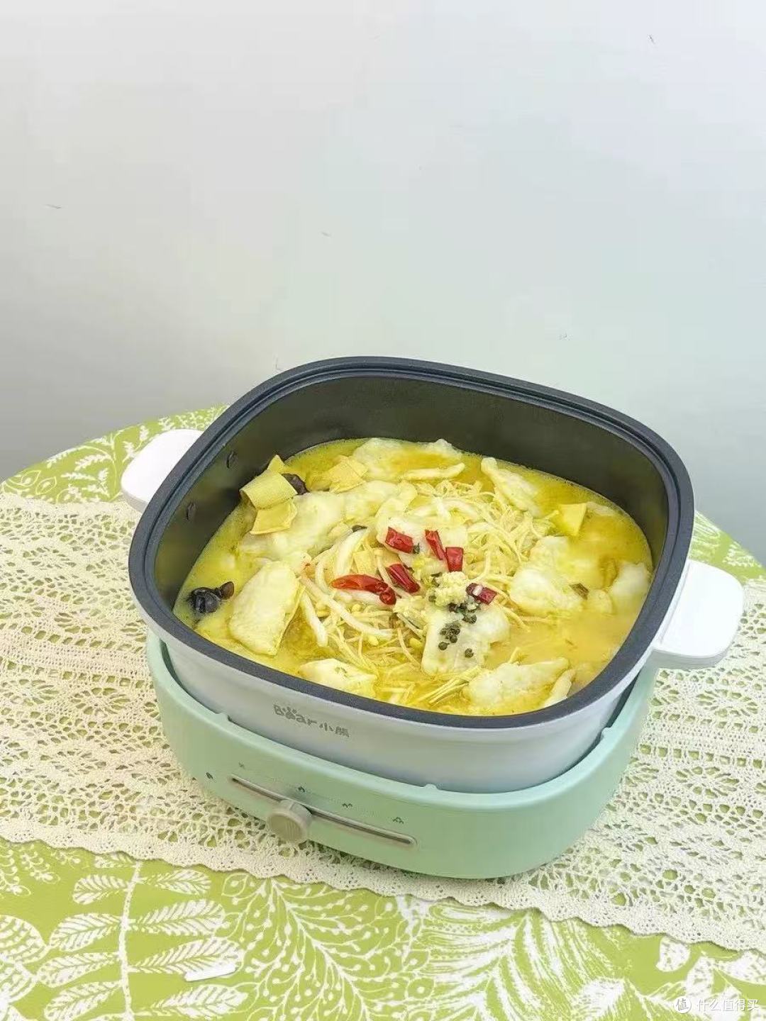 小熊多功能电热锅:一口锅承包全家四季烟火气