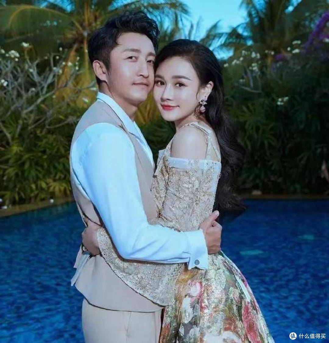 邹市明的上海豪宅火了:庭院种满鲜花绿植,简直就是“人间仙境”