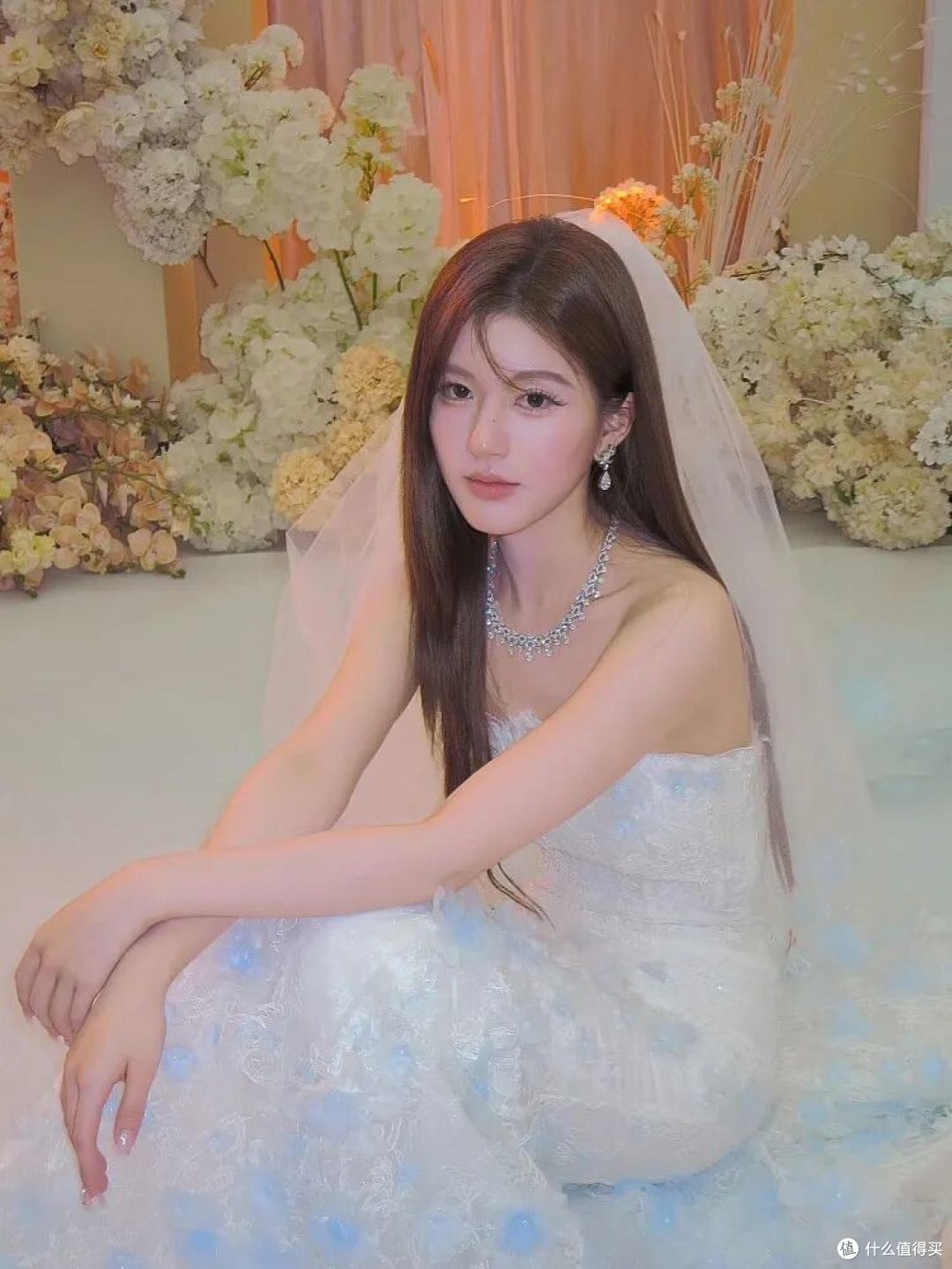 奶茶棕发色造型推荐1：许妍同款-轮廓剪