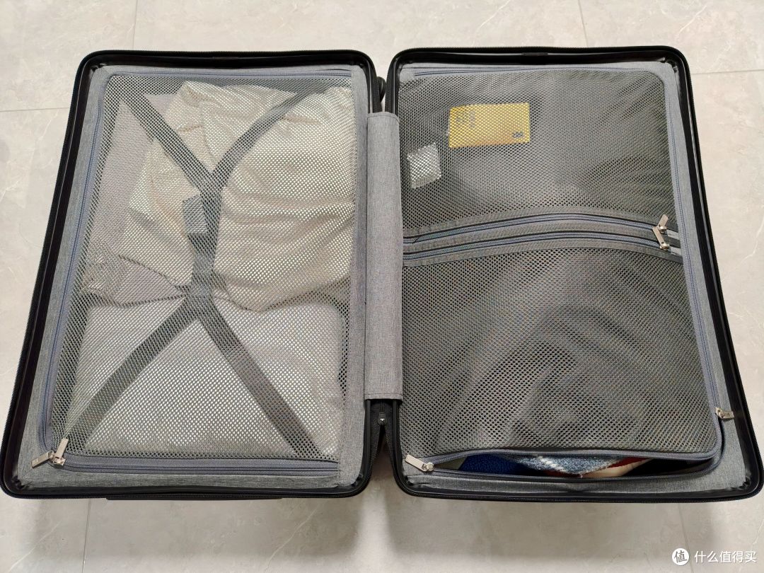 地平线8号Trunk 24英寸旅行箱评测:3:7箱体分割关键很能装也不贵