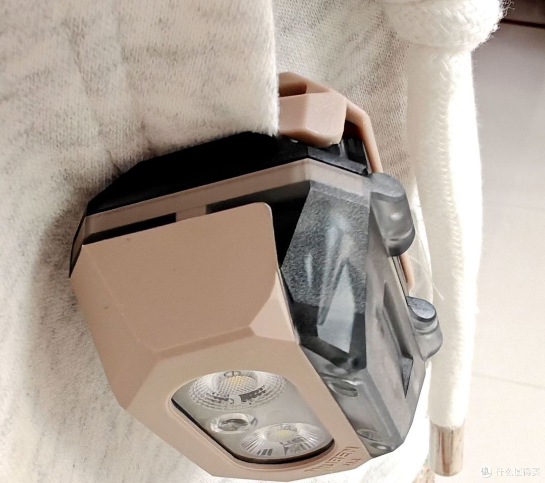 户外头灯卷王!务本H4:IP68 防水 + 双电池续航,仅100多入手