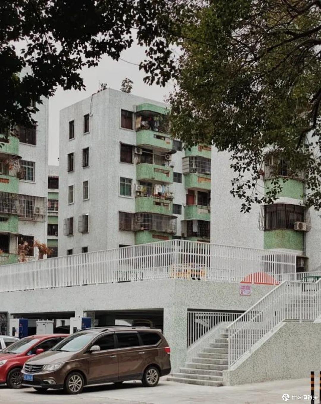 住建部:房龄满25年的房子,一律按新规处理,老旧小区业主有福了