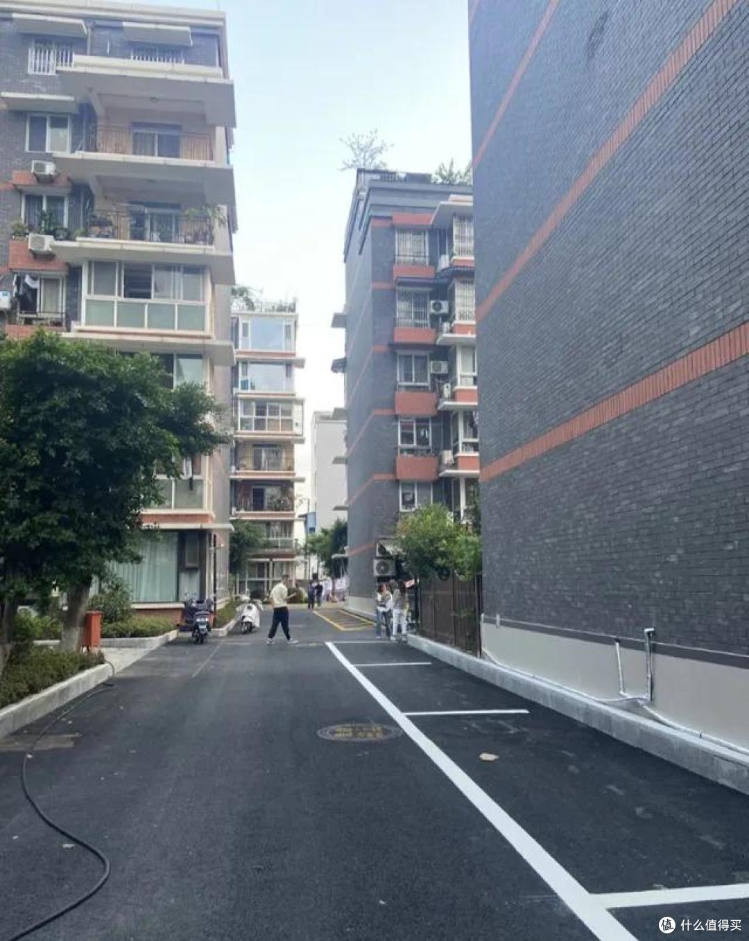 住建部:房龄满25年的房子,一律按新规处理,老旧小区业主有福了
