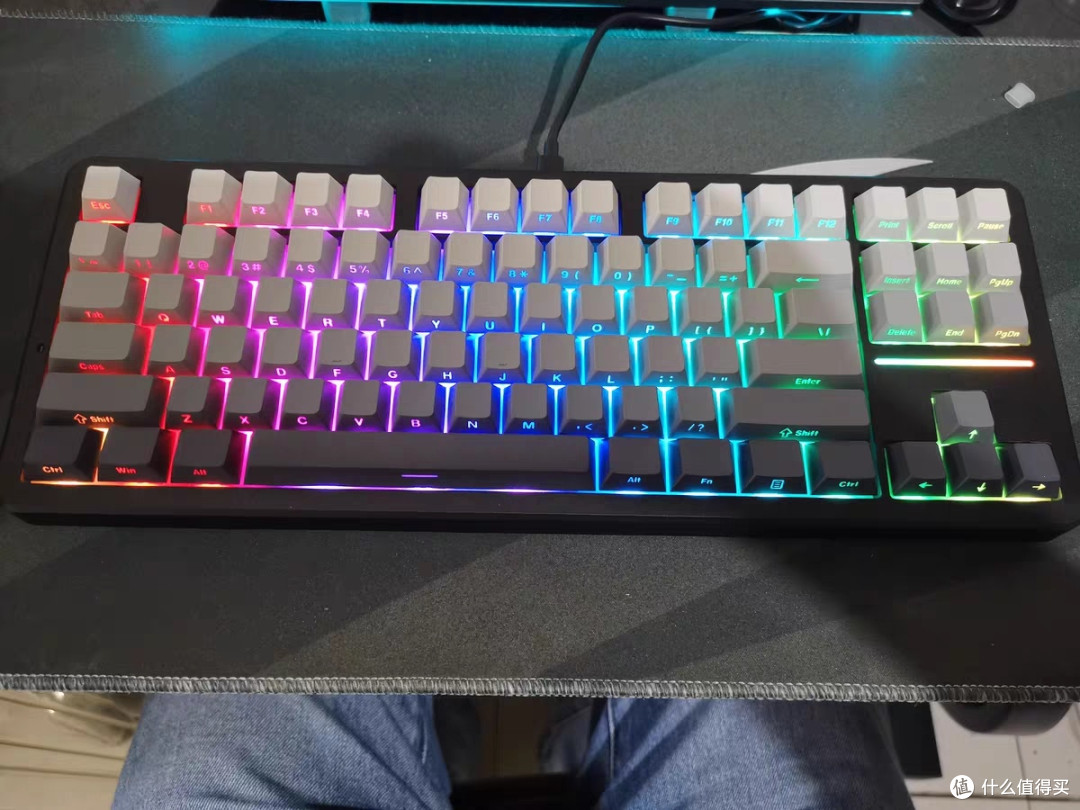X87Pro机械键盘:办公游戏两用
