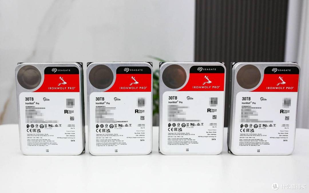 CMR到HAMR:绿联DH4300 Plus+希捷酷狼Pro 30TB的私有云AI体验