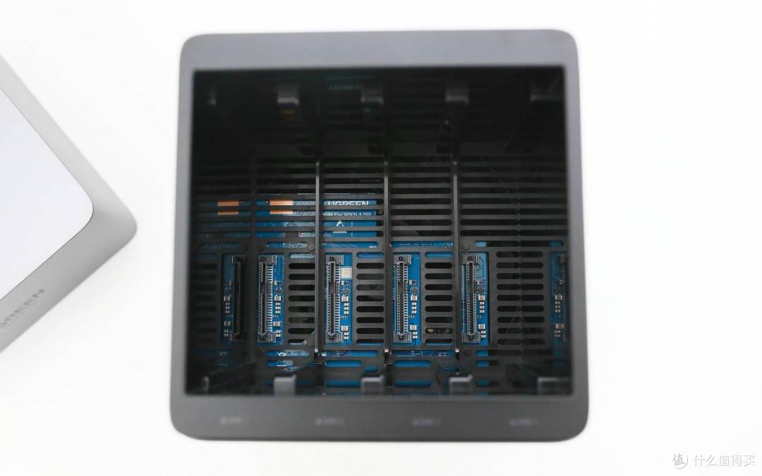 CMR到HAMR:绿联DH4300 Plus+希捷酷狼Pro 30TB的私有云AI体验