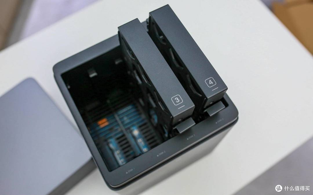 CMR到HAMR:绿联DH4300 Plus+希捷酷狼Pro 30TB的私有云AI体验