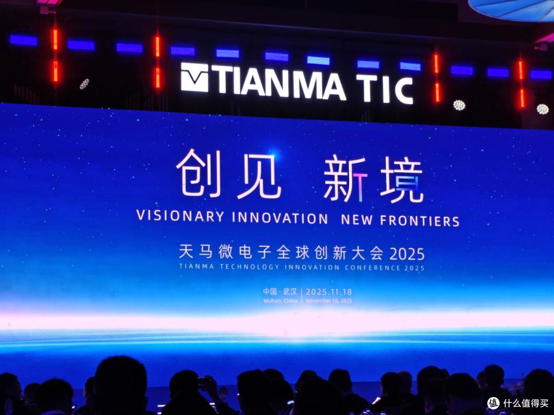 别被2K、165Hz忽悠了!2026年买手机屏幕“智商”才是硬通货
