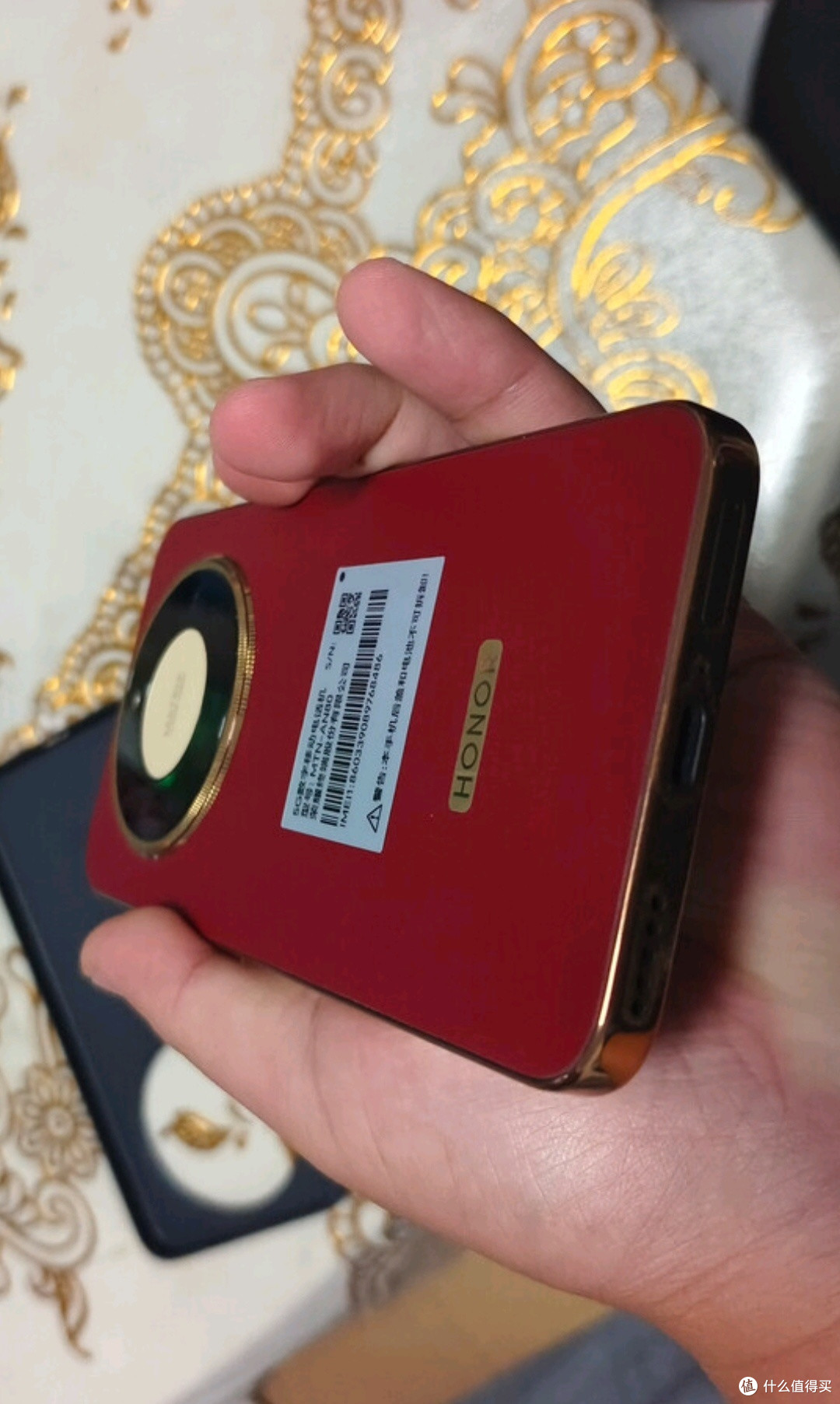 华为Mate70 Pro 2025款：旗舰性能与防护