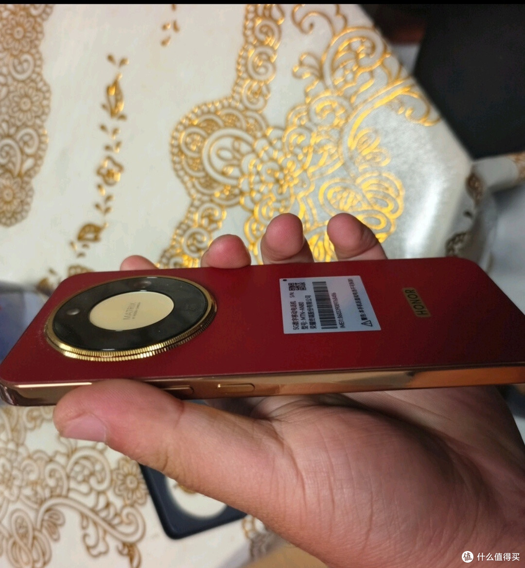 华为Mate70 Pro 2025款：旗舰性能与防护