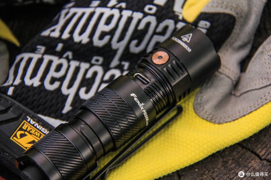 自定义ACE级的全新用光体验：FENIX PD26R ACE