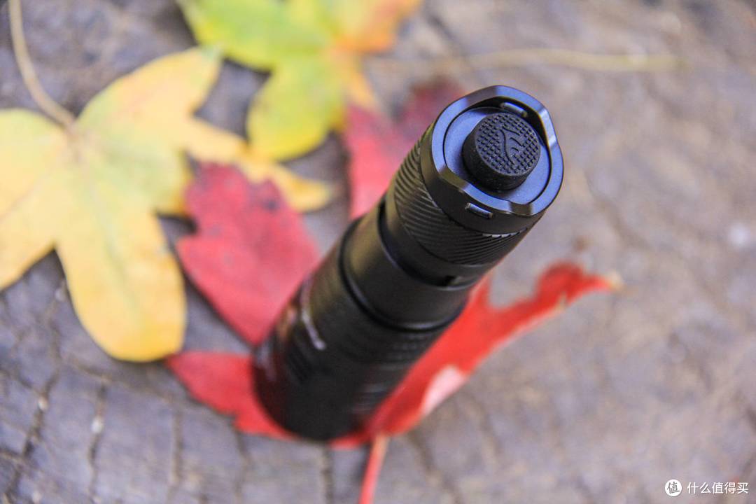 自定义ACE级的全新用光体验：FENIX PD26R ACE