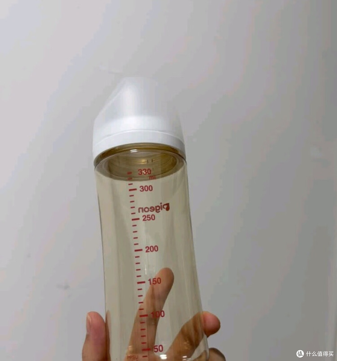 轻便耐用：贝亲330ml奶瓶适合10月龄宝宝