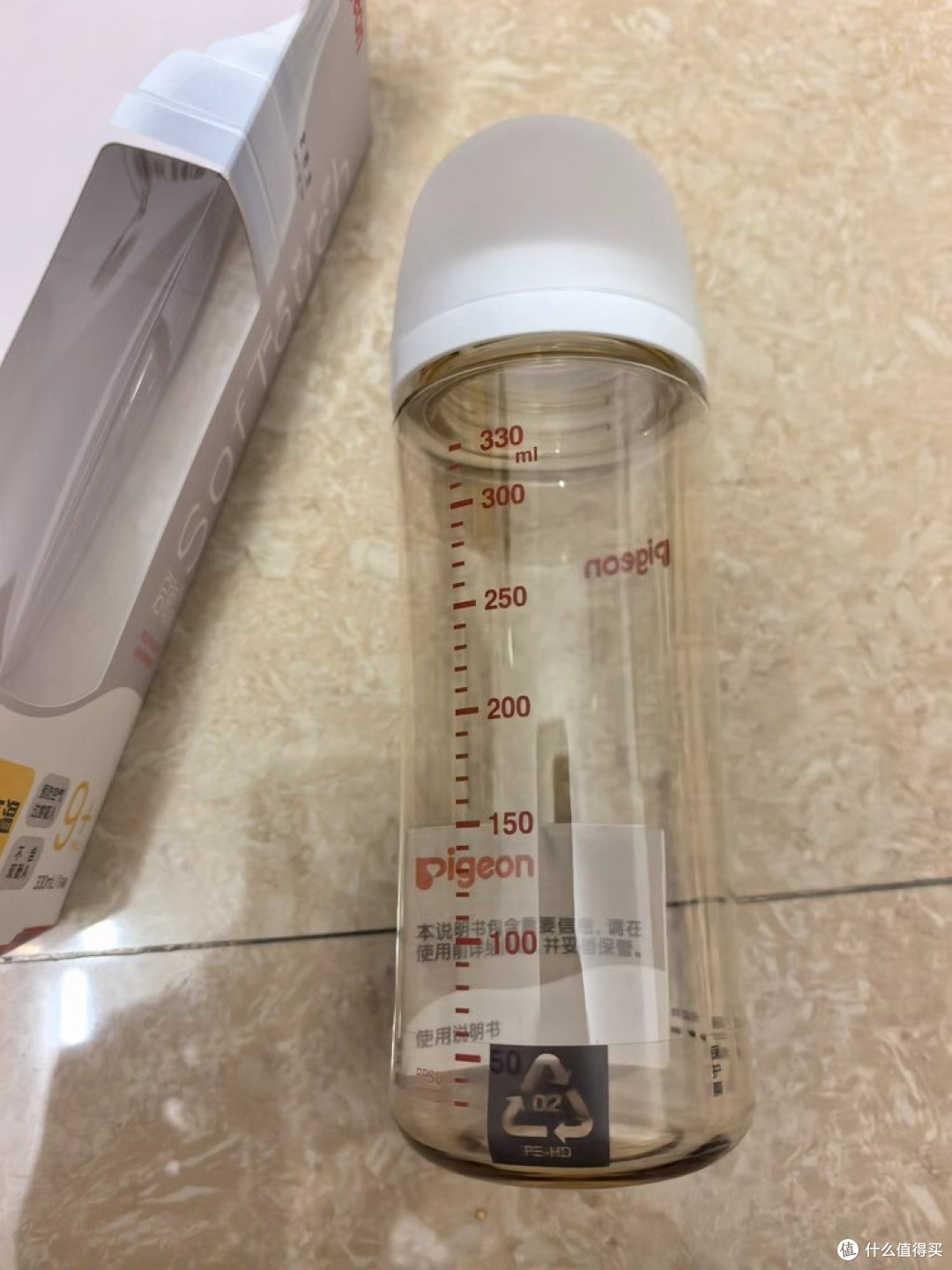 轻便耐用：贝亲330ml奶瓶适合10月龄宝宝