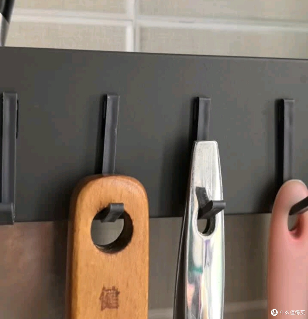 京严挂架整合厨房工具空间