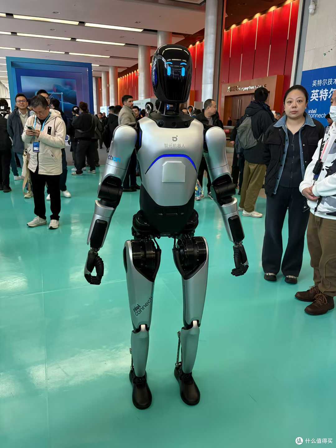 英特尔重庆庆生40载:18A制程落地,AI PC迎来普及拐点