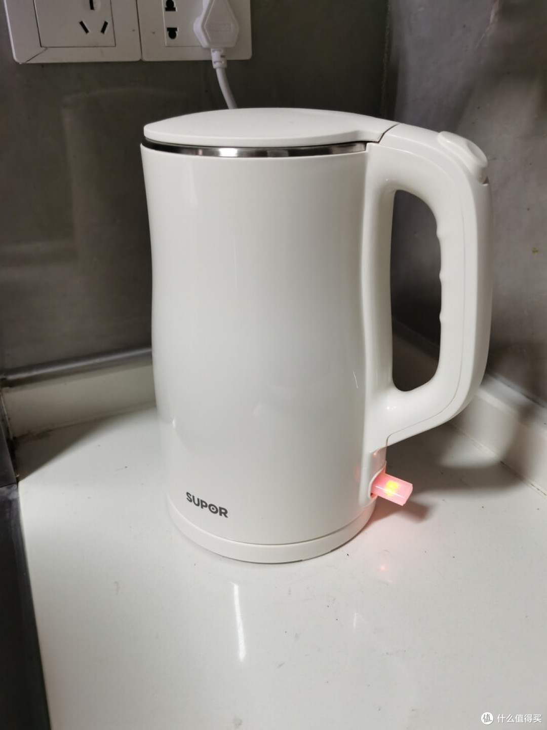 苏泊尔电热水壶：家庭烧水的贴心选择