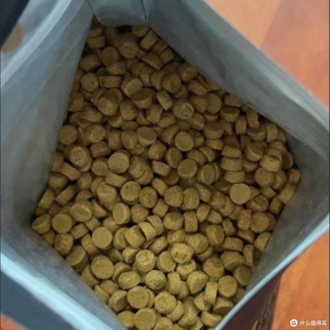 猫小闹黑金猫粮:美毛护肤