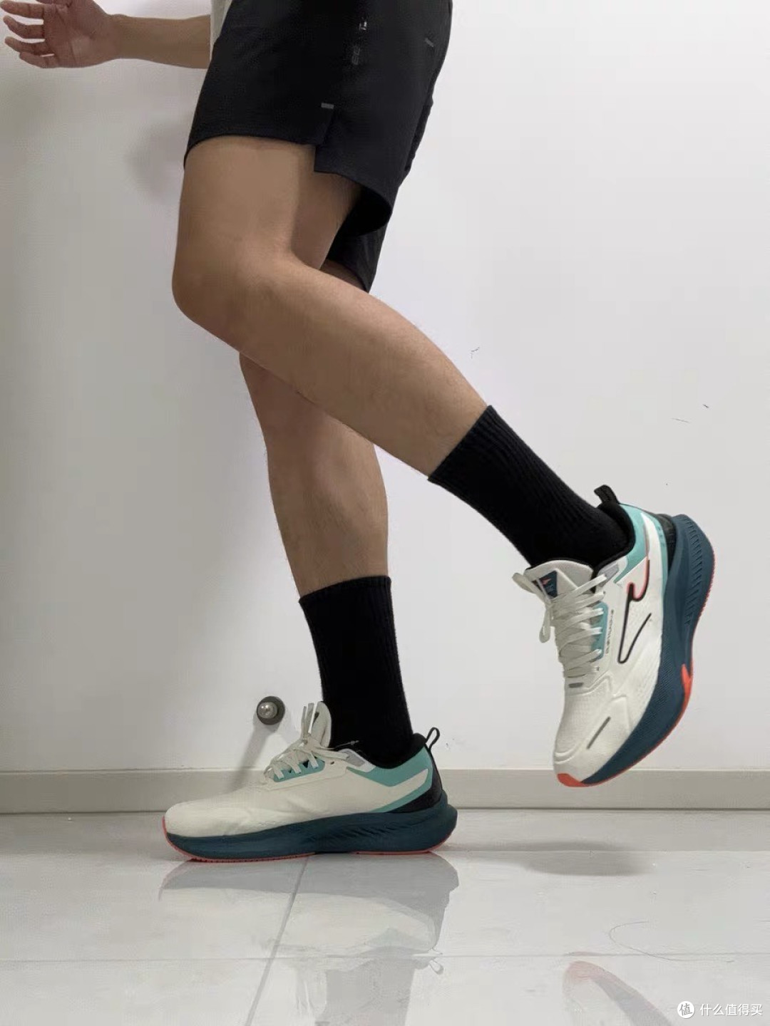 冬季防泼水跑鞋性价比之选