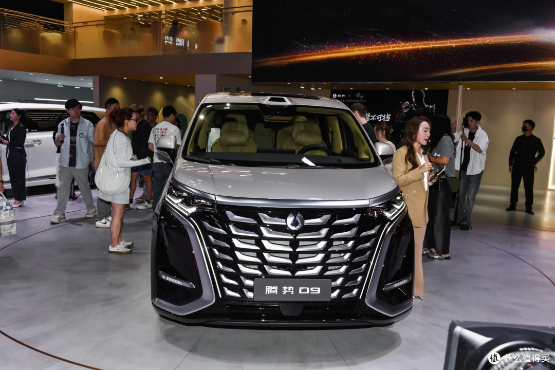2025广州车展MPV顶流!腾势D9实测,智能与豪华双在线