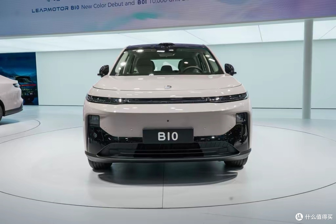 2025广州车展性价比之王！零跑B01，10万级纯电轿车的越级惊喜