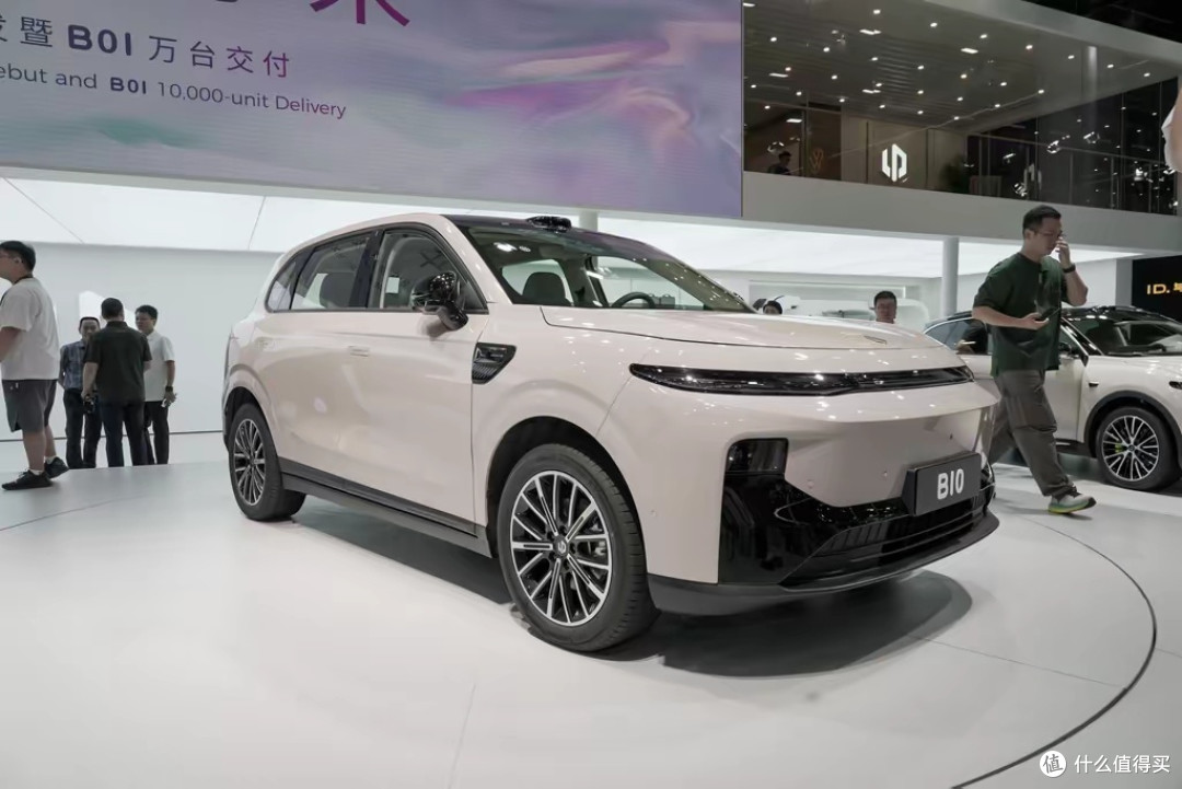 2025广州车展性价比之王！零跑B01，10万级纯电轿车的越级惊喜