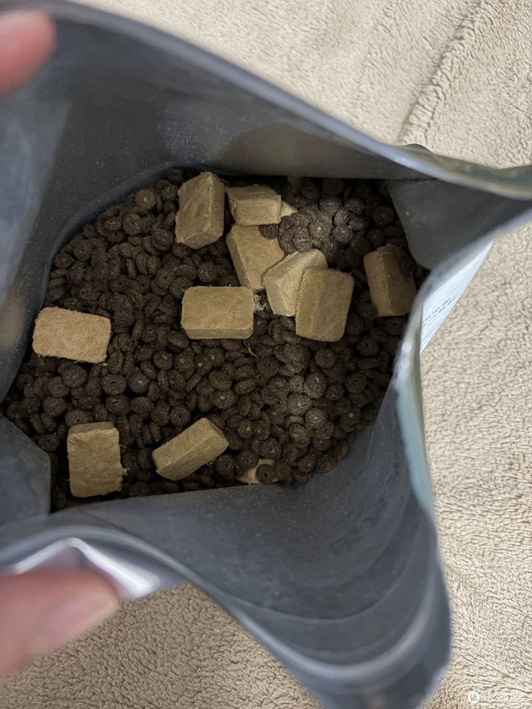 双11必囤狗粮！食年逸生注芯冻干，我家毛孩子追着要吃