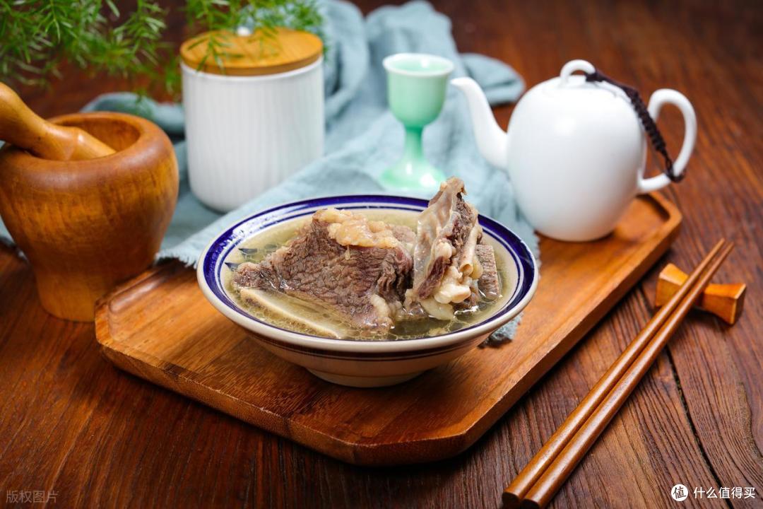 膝关节疼别硬扛！分 3 步处理 + 1 个营养方案，越养越灵活