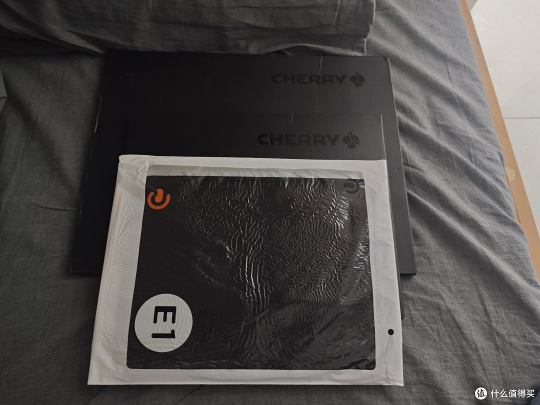买不起Cherry的键盘,鼠标垫还是买得起