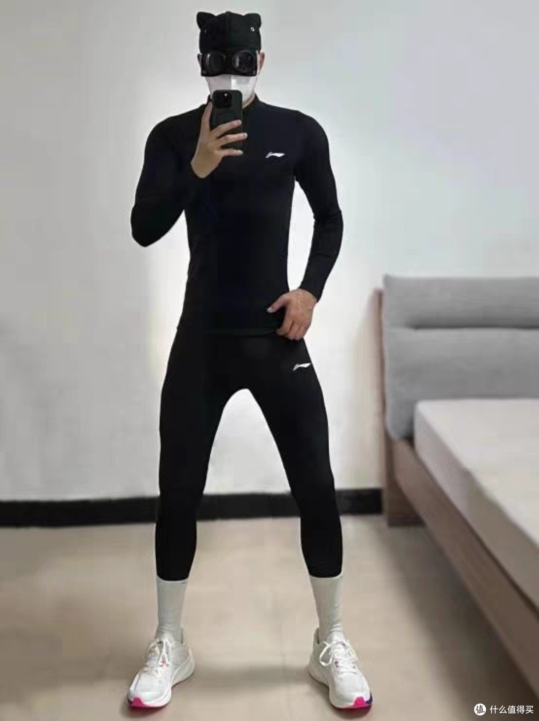 李宁紧身衣:冬季户外训练首选