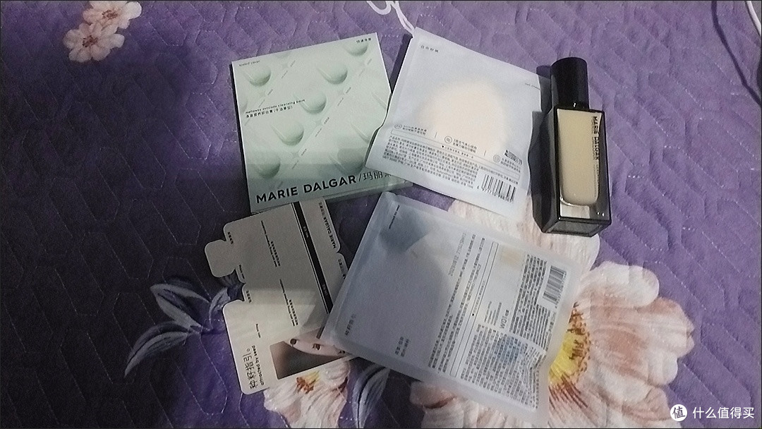 秋冬底妆救星!这款粉底液干皮闭眼锁死