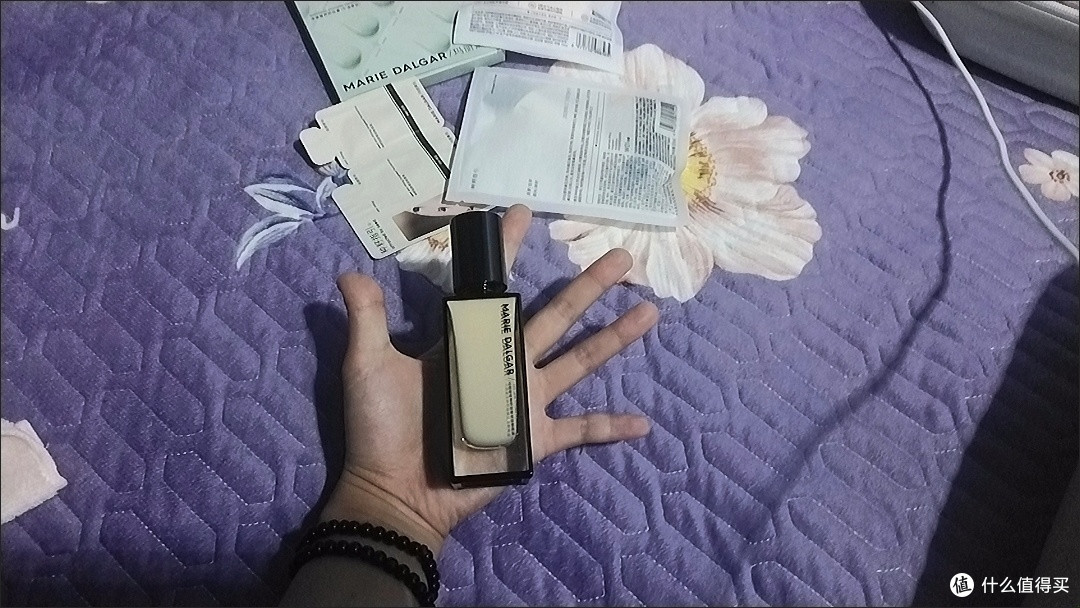 秋冬底妆救星!这款粉底液干皮闭眼锁死