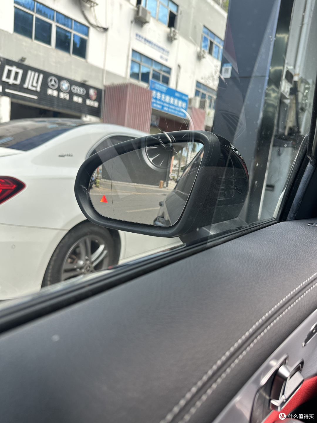 奔驰A35升级23P智能驾驶辅助系统能有效提升车辆安全性舒适度