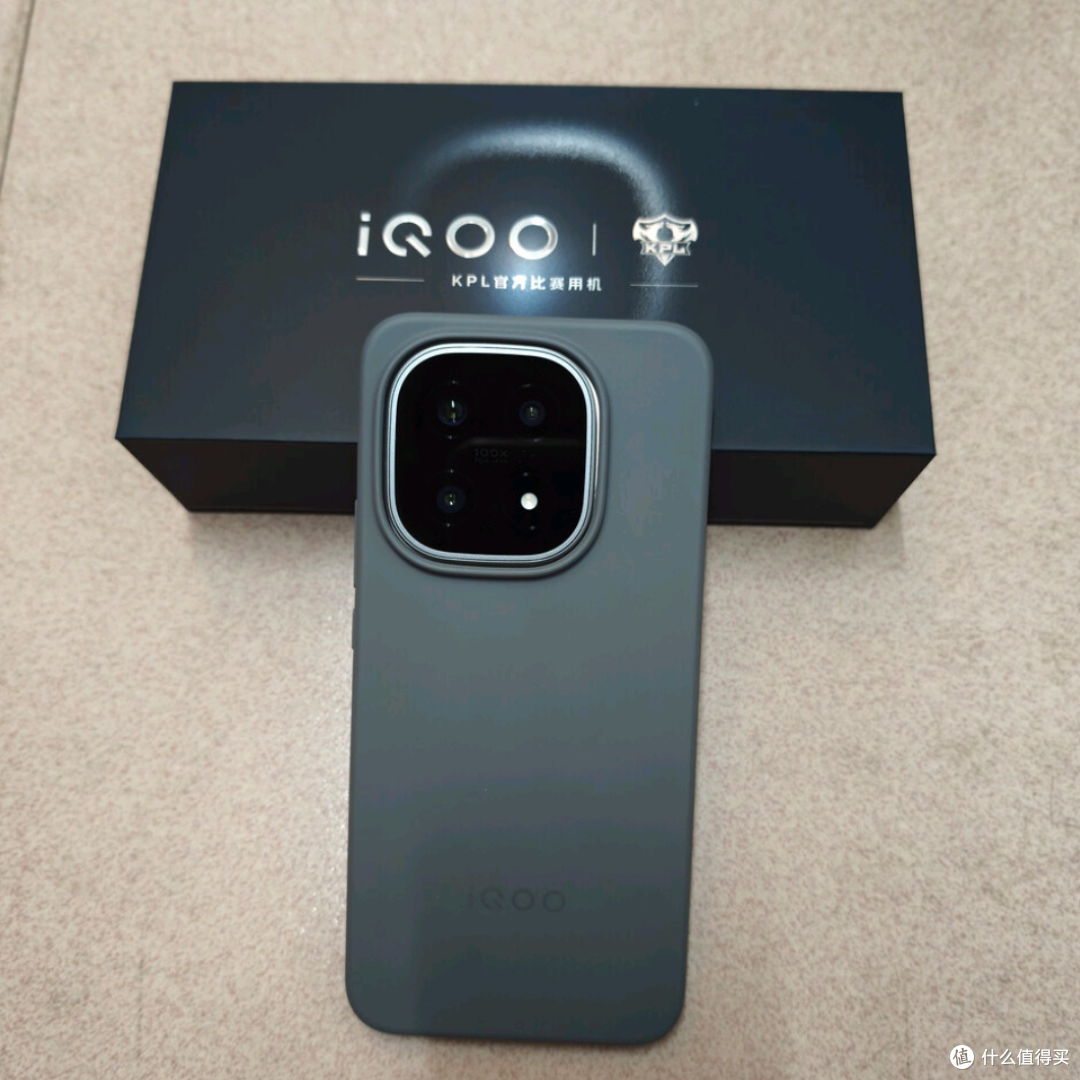 vivo iQOO 15 到底值不值得买