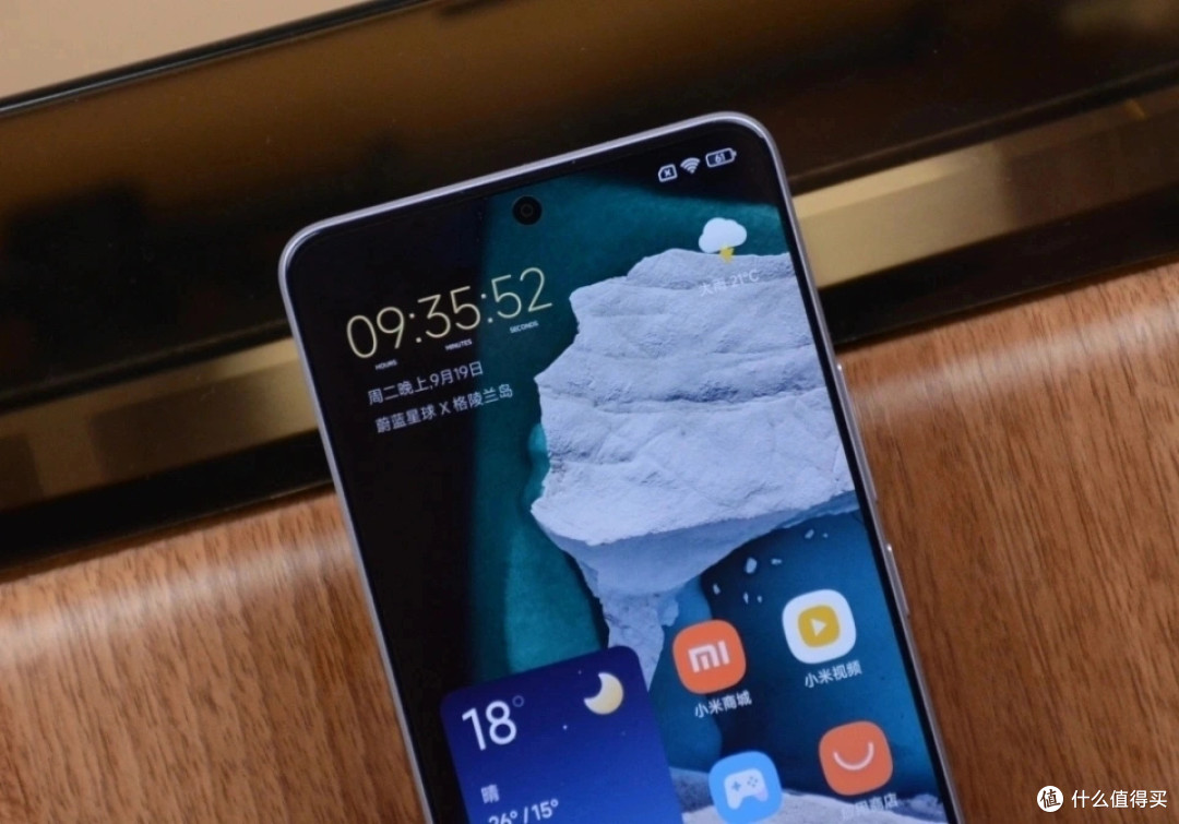 小米开始“反击”,从1799元跌至943元,2亿像素+5100mAh+67W闪充