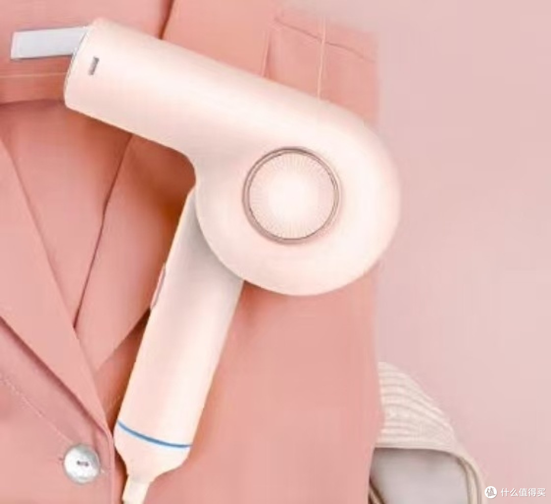 送情侣对象挂烫机什么牌子好?分享5大品牌,解决穿搭褶皱难题!