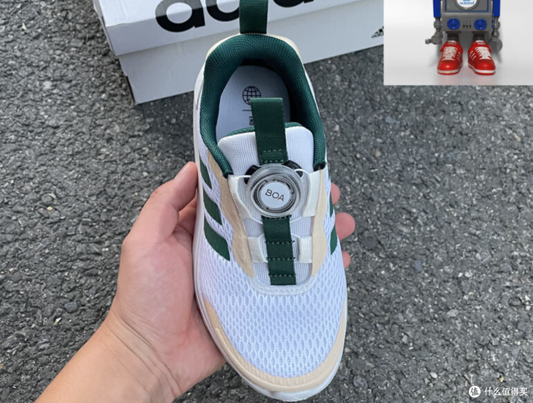 一百多元拿下阿迪达斯 10K 儿童跑鞋!性价比媲美国产,必冲