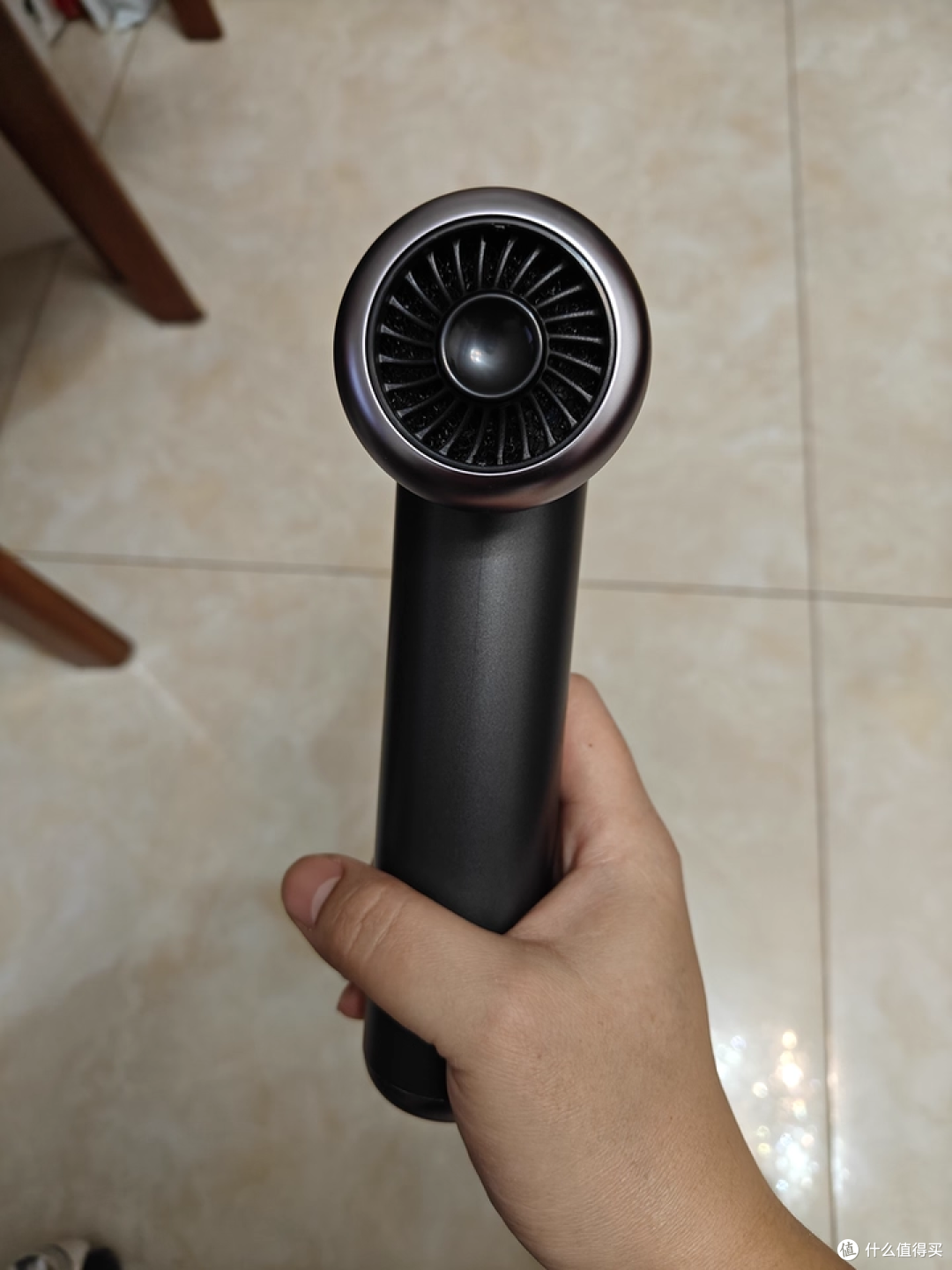 爱图腾 M8pro 吸尘器,车主的清洁救星