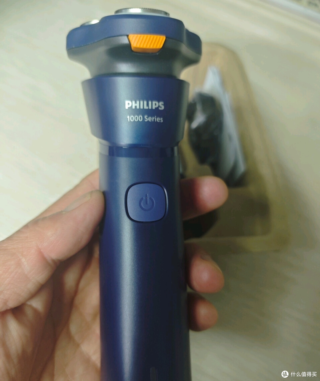 飞利浦(PHILIPS)电动剃须刀旋风3系PRO刮胡刀