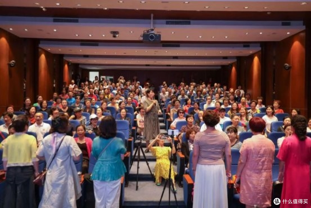 宋伶俐:从乐山农村到国家一级演员,在兴趣岛唱出心声