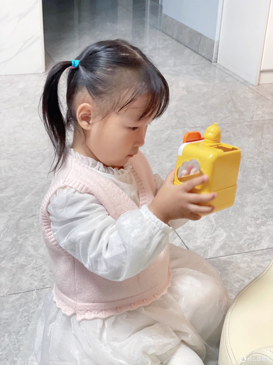 亲子互动神器！儿童家用迷你抓娃娃机扭蛋机的温情时光​