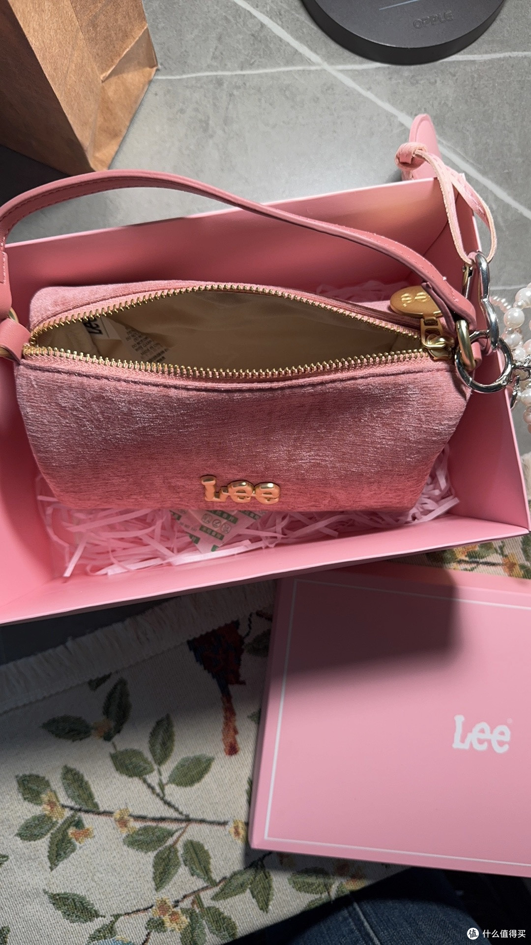 新品开箱!Lee丝绒馒头包,甜酷风女生的迷你时尚单品
