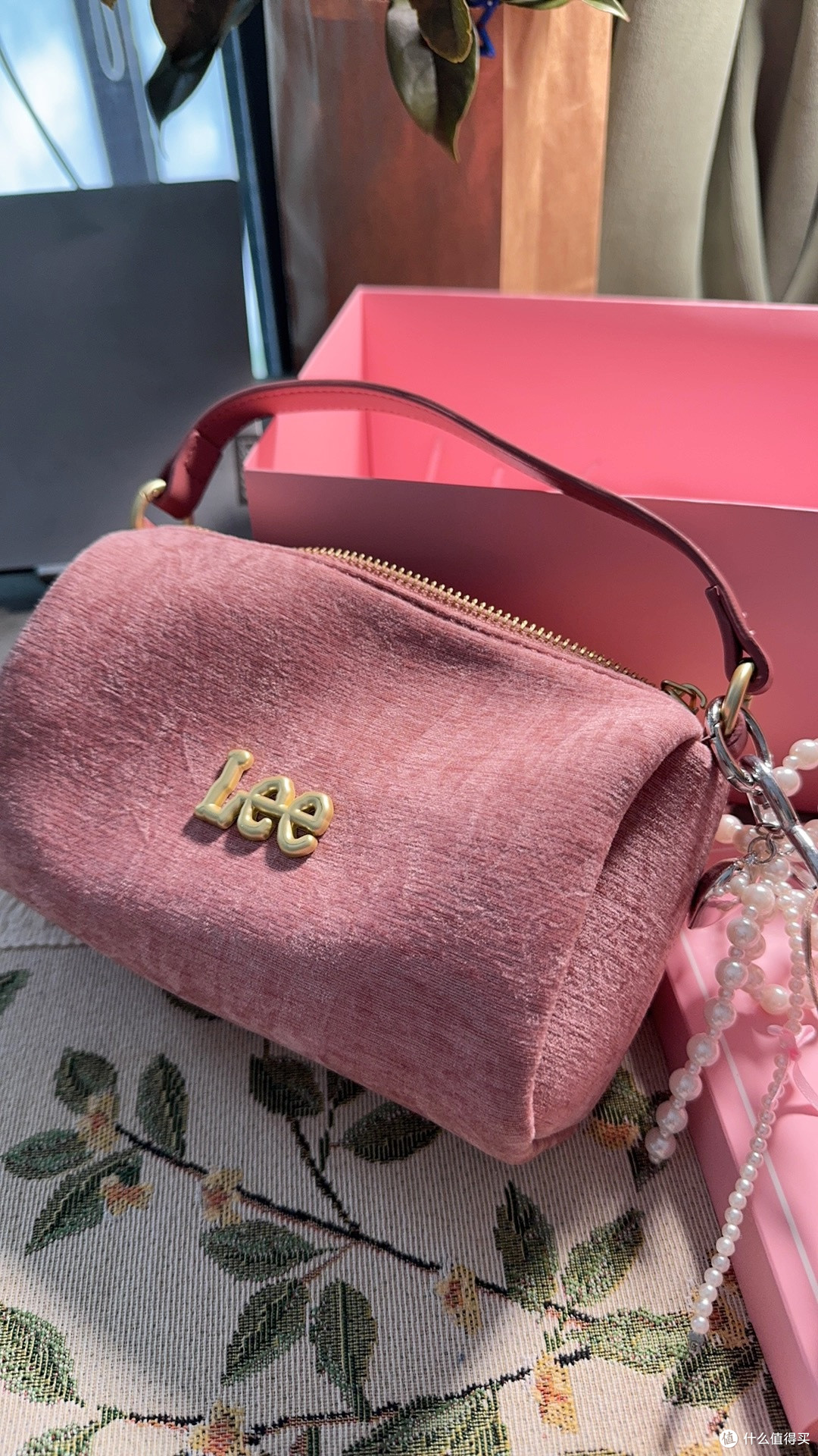 新品开箱!Lee丝绒馒头包,甜酷风女生的迷你时尚单品
