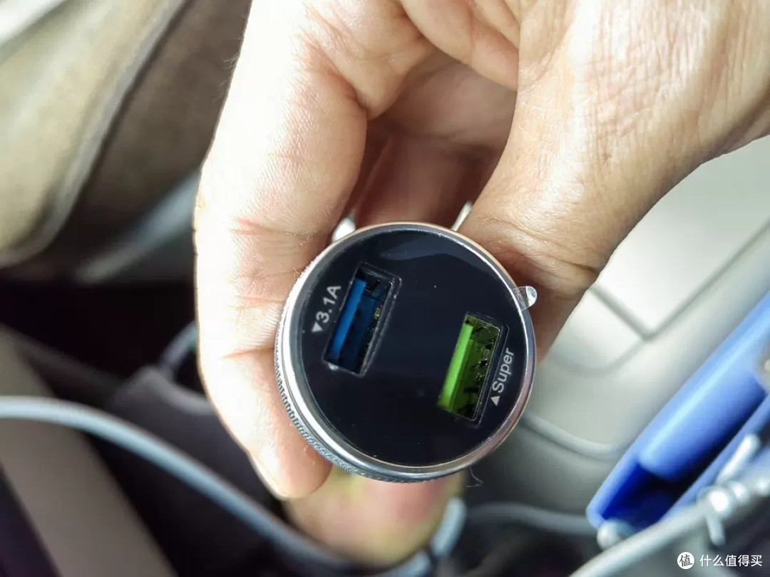 纽曼100W车载充电器实用测评