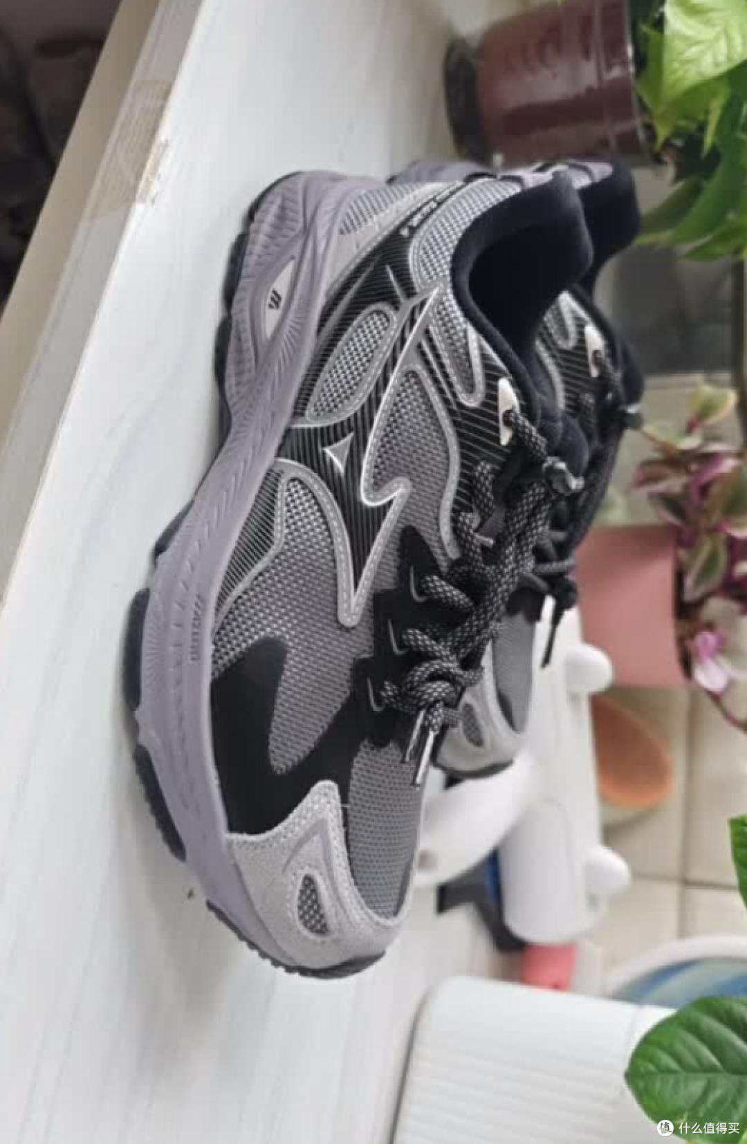 美津浓RACER S 2.0:打工人通勤穿搭两不误