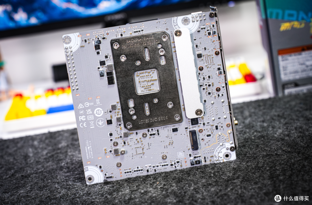 最猛钢炮主板?微星MPG X870I EDGE TI EVO WIFI刀锋钛上手实测