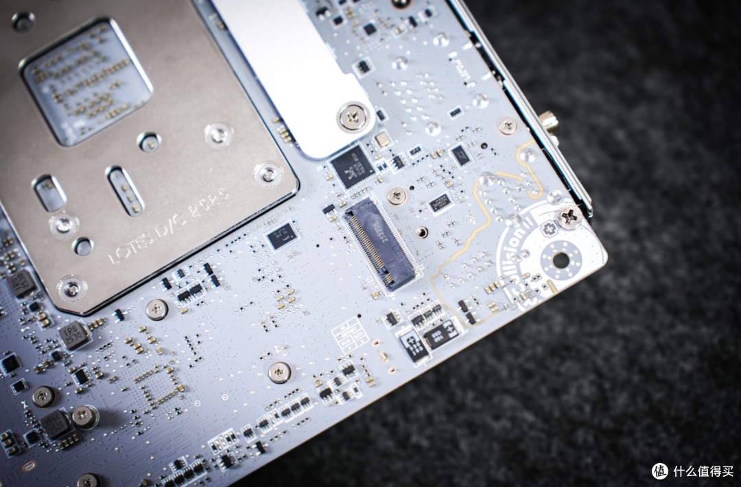 最猛钢炮主板?微星MPG X870I EDGE TI EVO WIFI刀锋钛上手实测