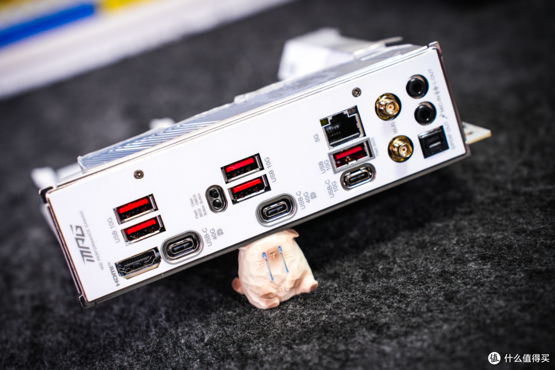 最猛钢炮主板?微星MPG X870I EDGE TI EVO WIFI刀锋钛上手实测