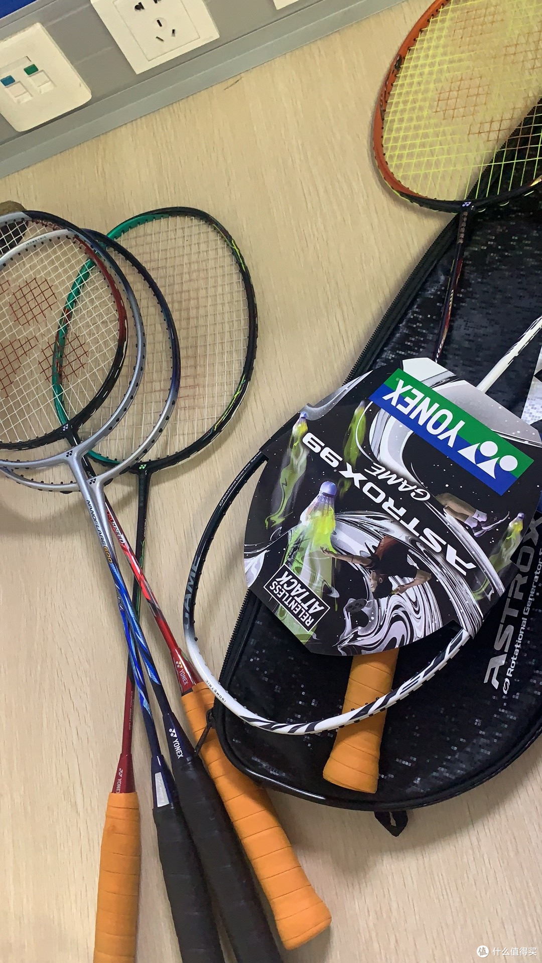 Yonex Astrox 99:一拍终结比赛的暴力美学,让对手跪着捡球!