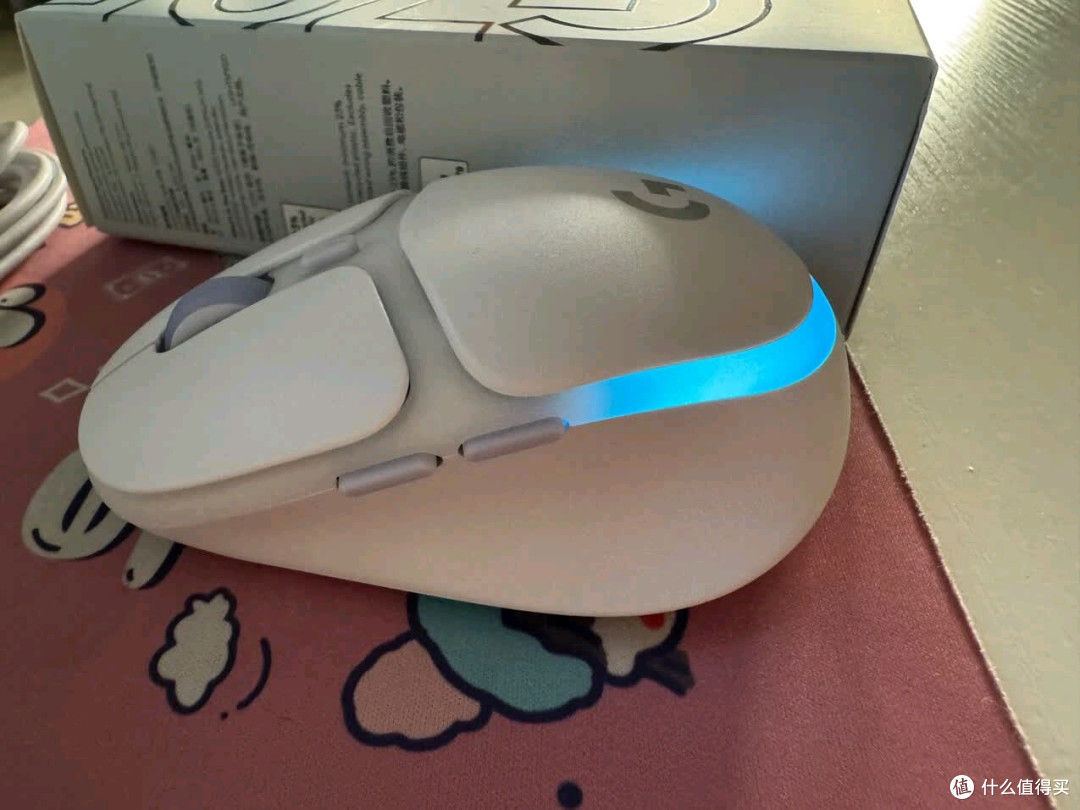 罗技G705无线鼠标：人体工学设计